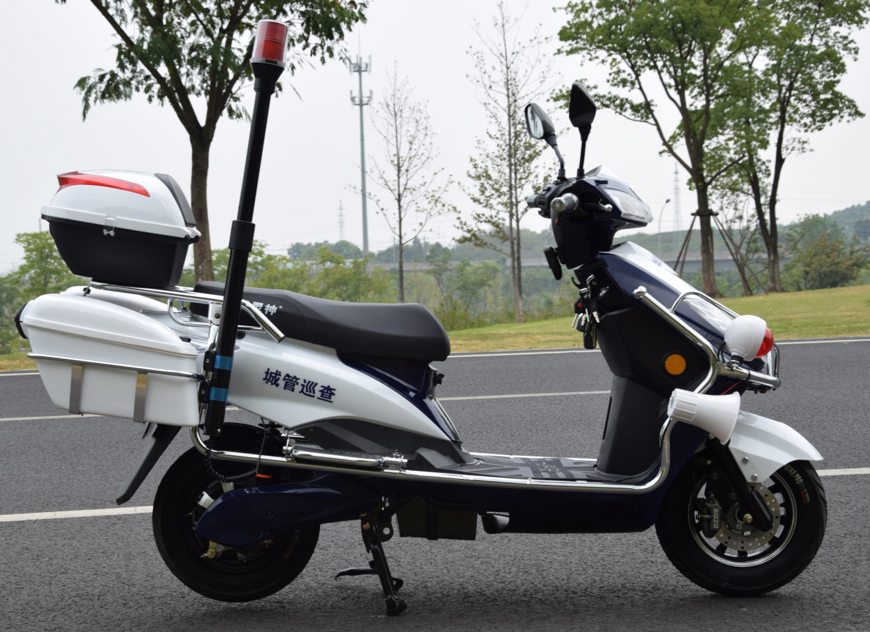 亮见4代两轮电动巡逻现场展示图3