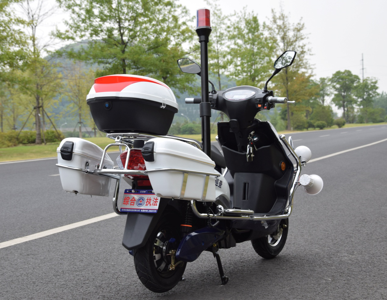亮见4代两轮电动巡逻现场展示图4