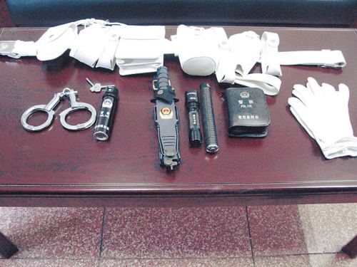 单警装备八大件,是哪几种?